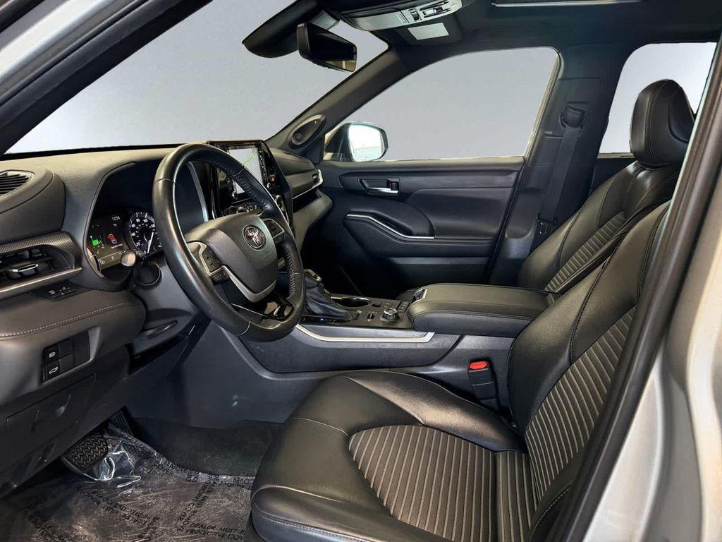 used 2022 Toyota Highlander car, priced at $38,387