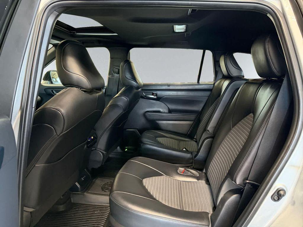 used 2022 Toyota Highlander car, priced at $38,387