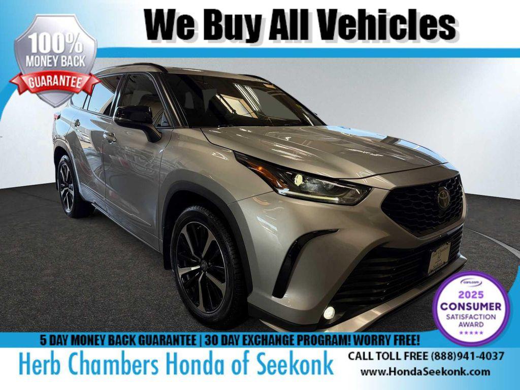 used 2022 Toyota Highlander car, priced at $38,387