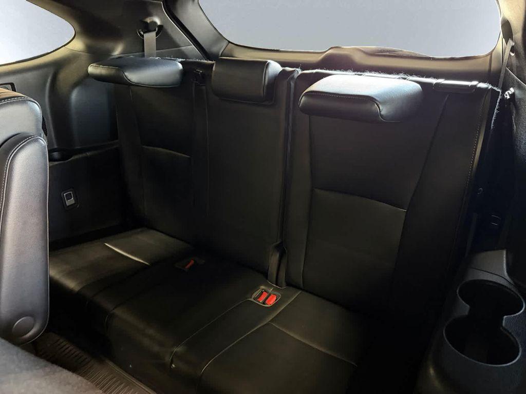 used 2022 Toyota Highlander car, priced at $38,387