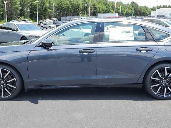 new 2025 Honda Accord Hybrid car, priced at $40,450