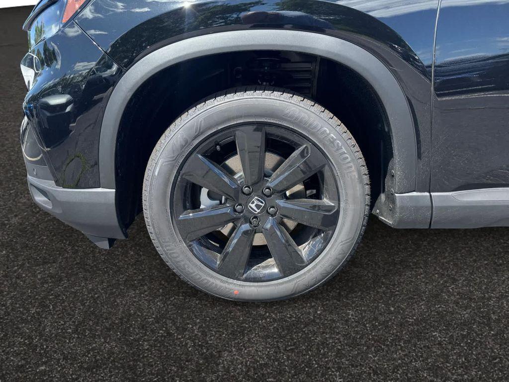 new 2025 Honda Pilot car, priced at $56,030