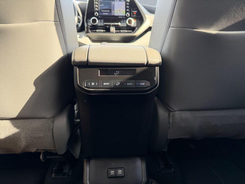 used 2021 Toyota Highlander car, priced at $28,968