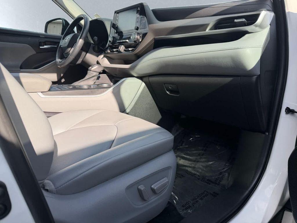 used 2021 Toyota Highlander car, priced at $28,968