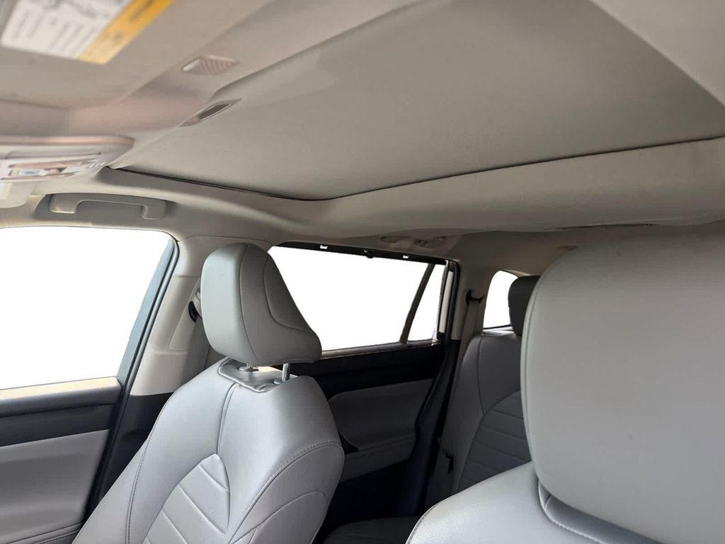used 2021 Toyota Highlander car, priced at $28,968