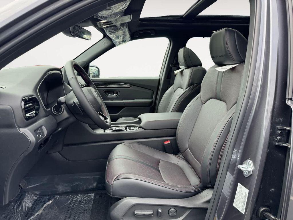 new 2025 Honda Pilot car, priced at $56,030