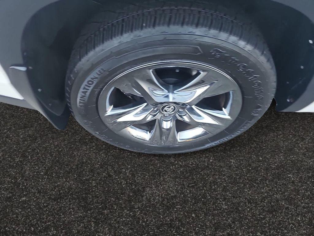 used 2017 Toyota Highlander car, priced at $24,968