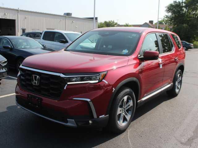 new 2025 Honda Pilot car, priced at $47,550