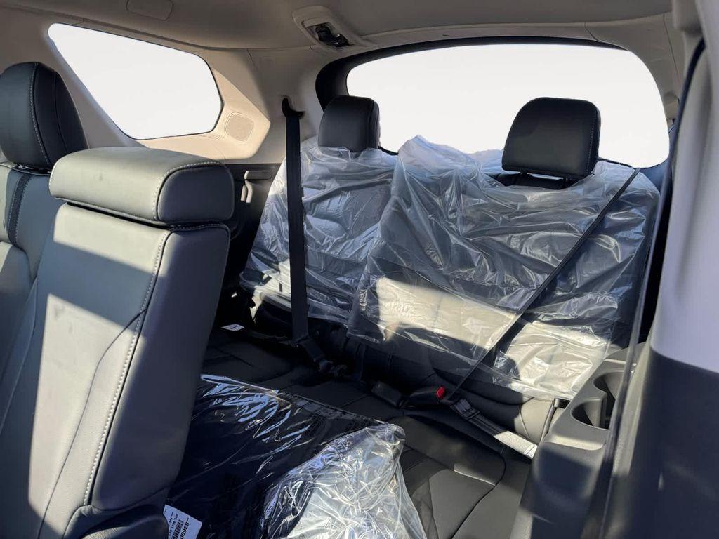 new 2025 Honda Pilot car, priced at $51,550