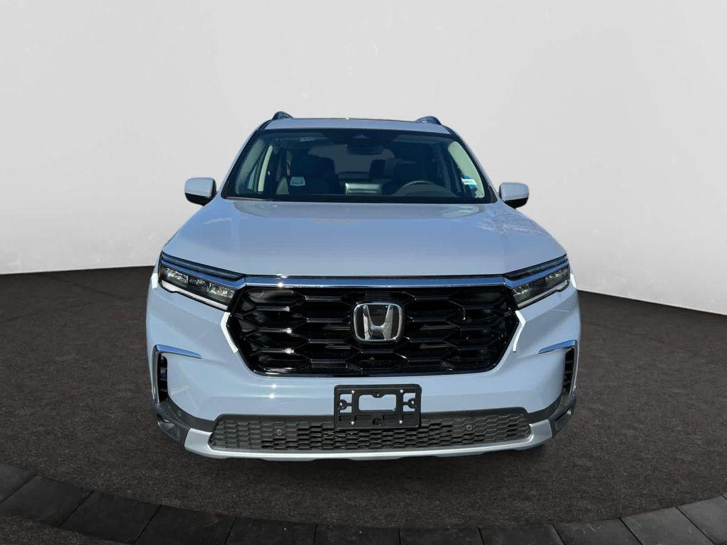 new 2025 Honda Pilot car, priced at $51,550