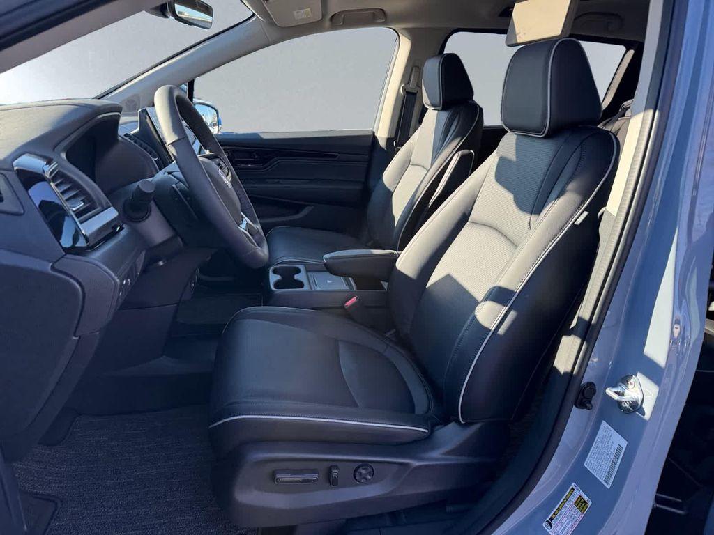 new 2026 Honda Odyssey car, priced at $53,645
