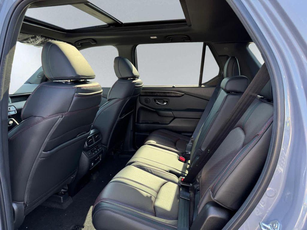 new 2025 Honda Pilot car, priced at $56,530