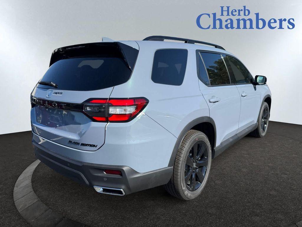 new 2025 Honda Pilot car, priced at $56,530