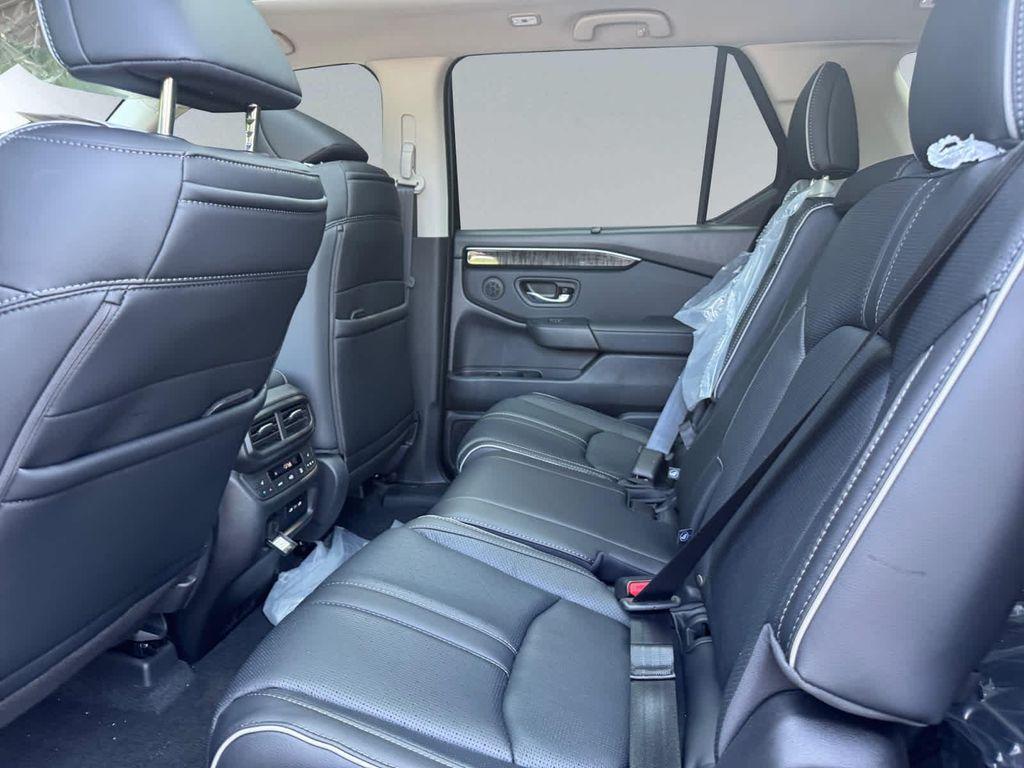 new 2025 Honda Pilot car, priced at $54,575