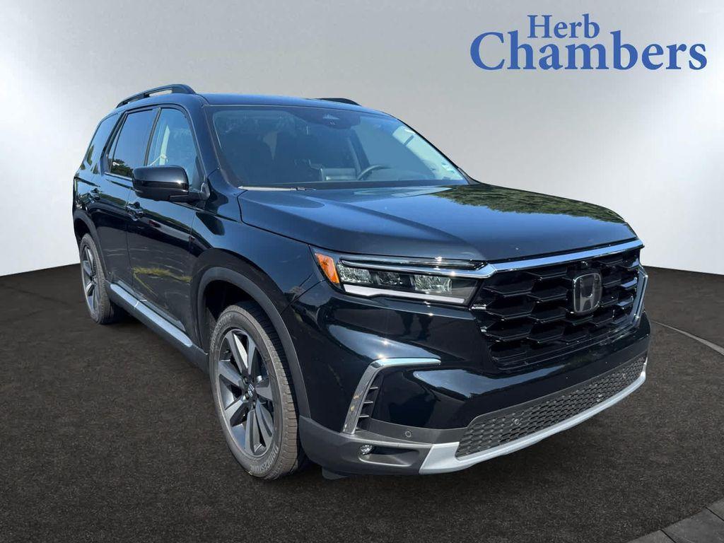 new 2025 Honda Pilot car, priced at $54,575