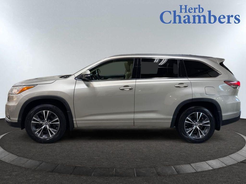 used 2016 Toyota Highlander car, priced at $17,467
