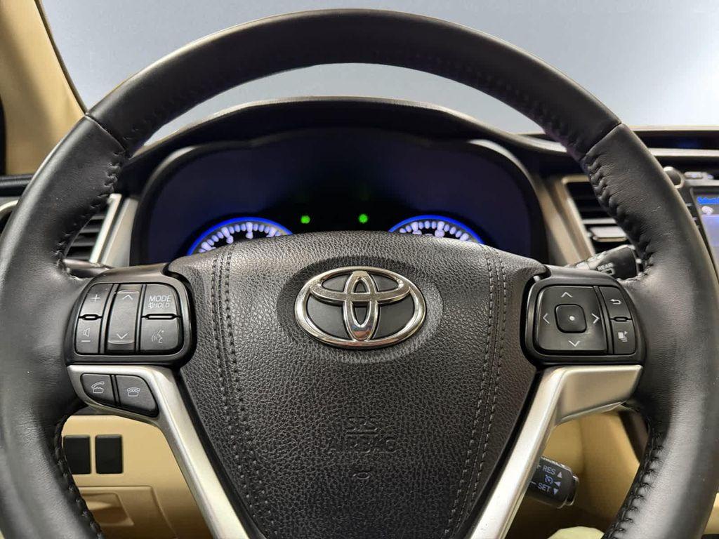 used 2016 Toyota Highlander car, priced at $17,467