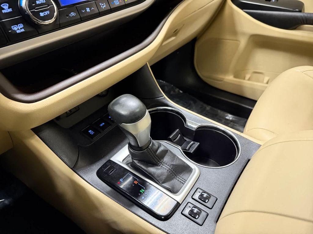 used 2016 Toyota Highlander car, priced at $17,467