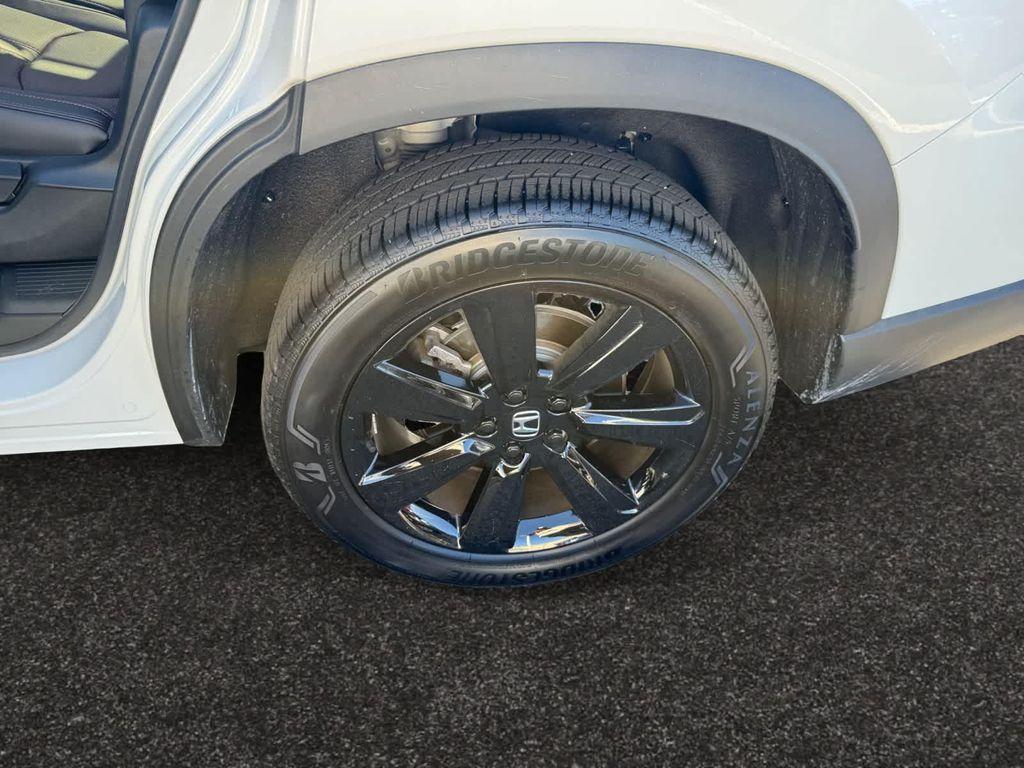 new 2025 Honda Pilot car, priced at $56,530