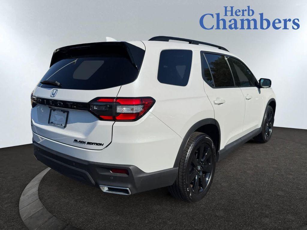 new 2025 Honda Pilot car, priced at $56,530