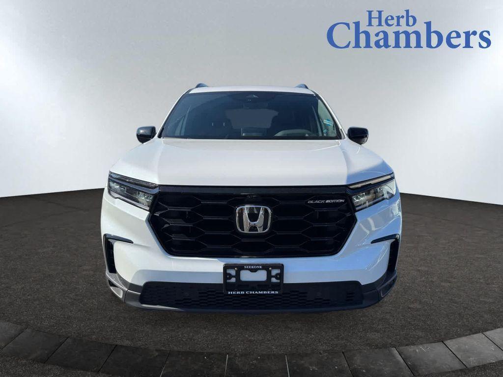 new 2025 Honda Pilot car, priced at $56,530