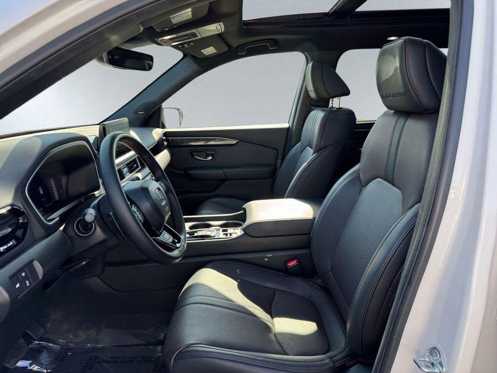 new 2025 Honda Pilot car, priced at $56,530