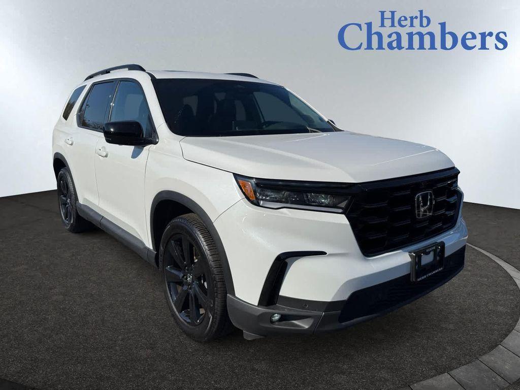 new 2025 Honda Pilot car, priced at $56,530