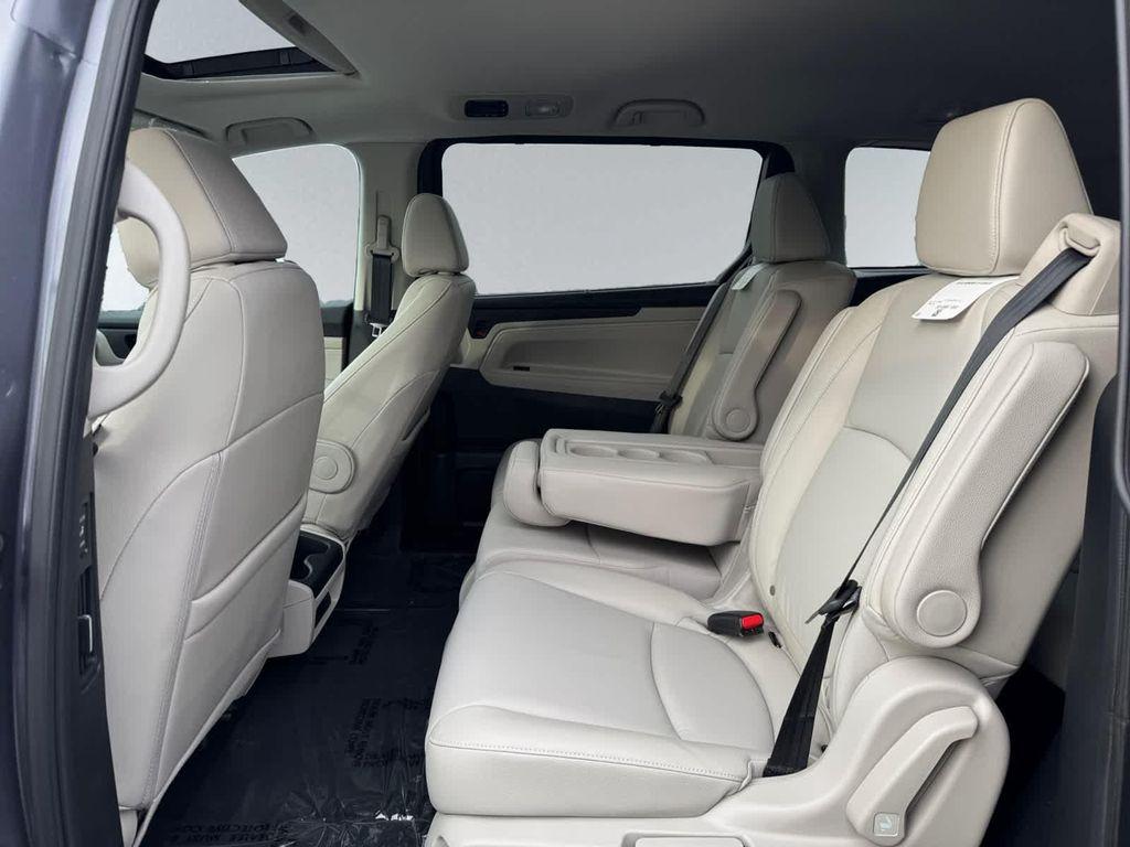 new 2026 Honda Odyssey car, priced at $44,290