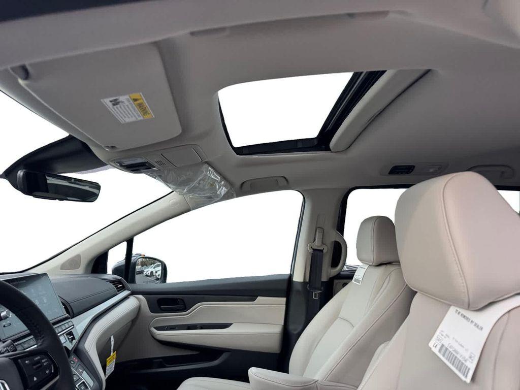 new 2026 Honda Odyssey car, priced at $44,290