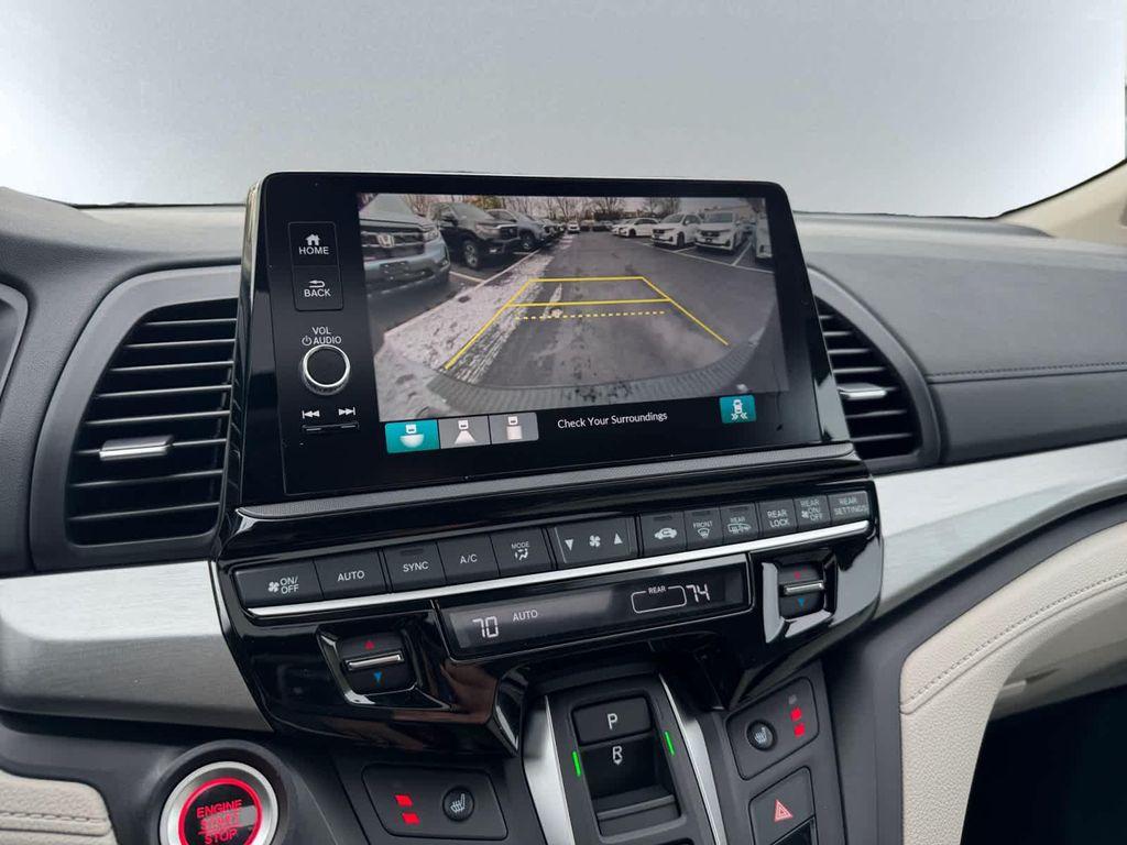 new 2026 Honda Odyssey car, priced at $44,290