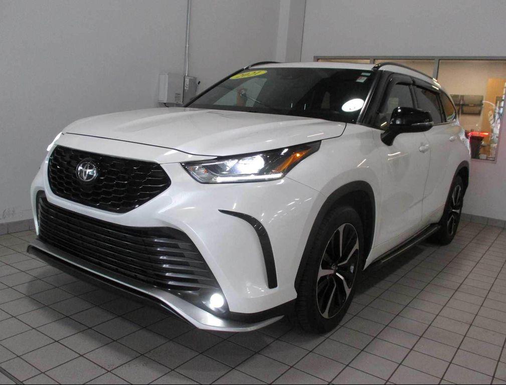 used 2021 Toyota Highlander car, priced at $32,648