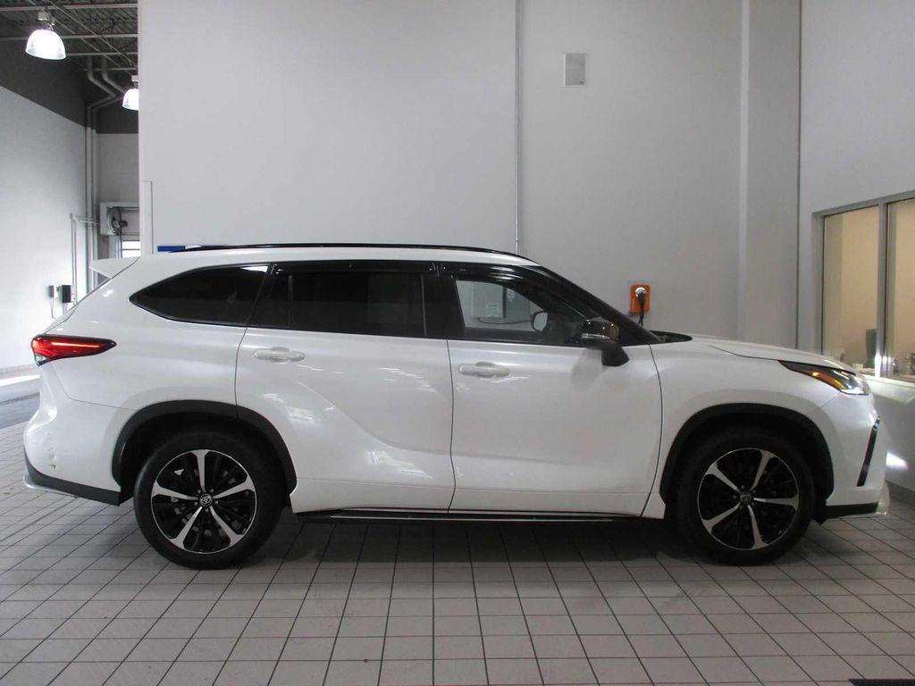 used 2021 Toyota Highlander car, priced at $32,648