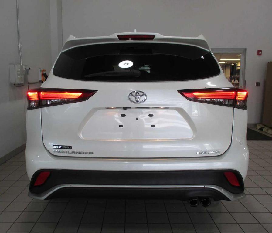 used 2021 Toyota Highlander car, priced at $32,648