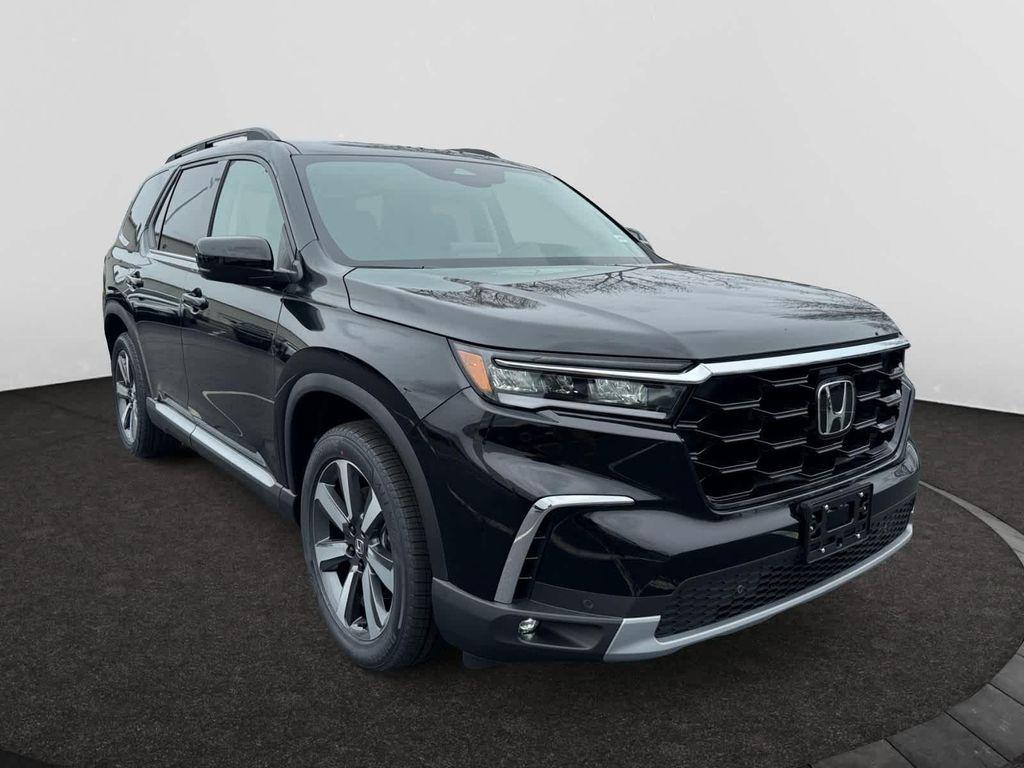 new 2025 Honda Pilot car, priced at $51,095