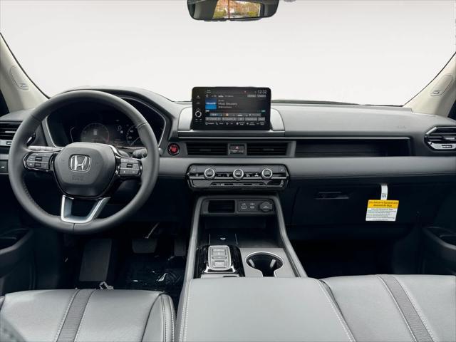 new 2025 Honda Pilot car, priced at $51,505