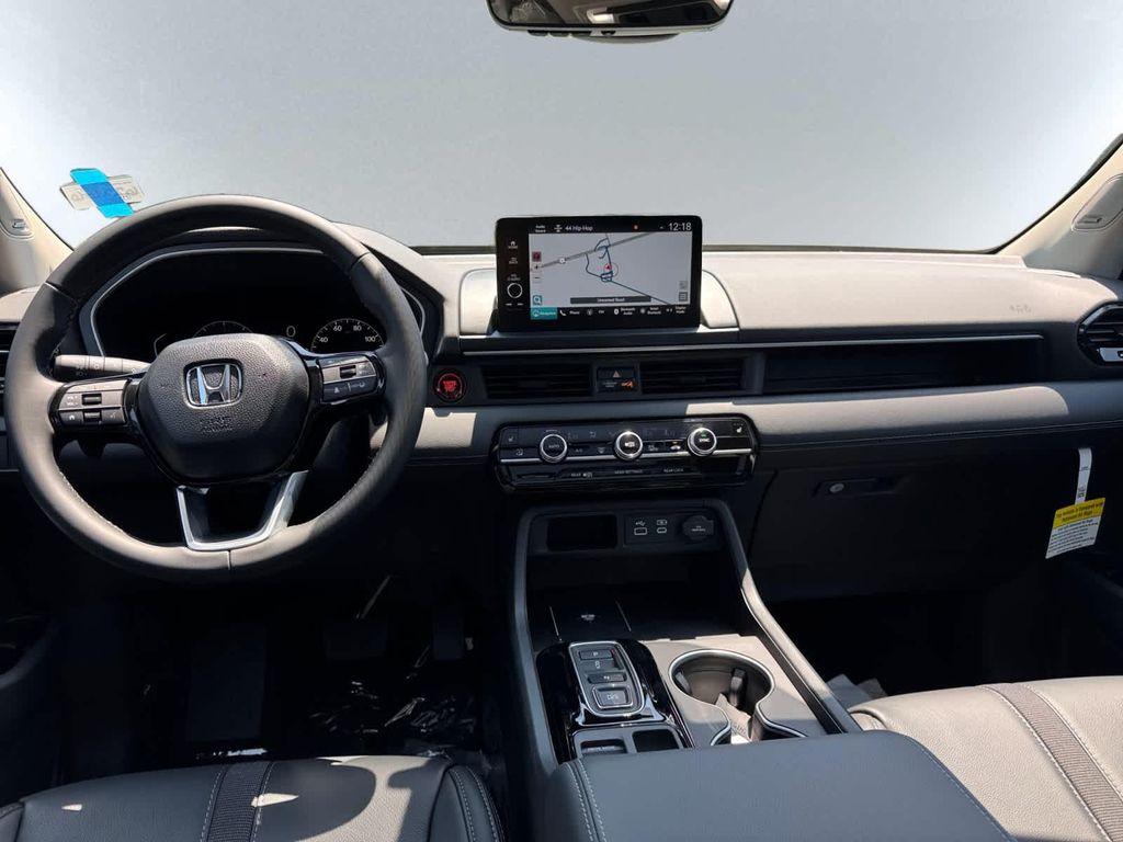 new 2025 Honda Pilot car, priced at $53,940