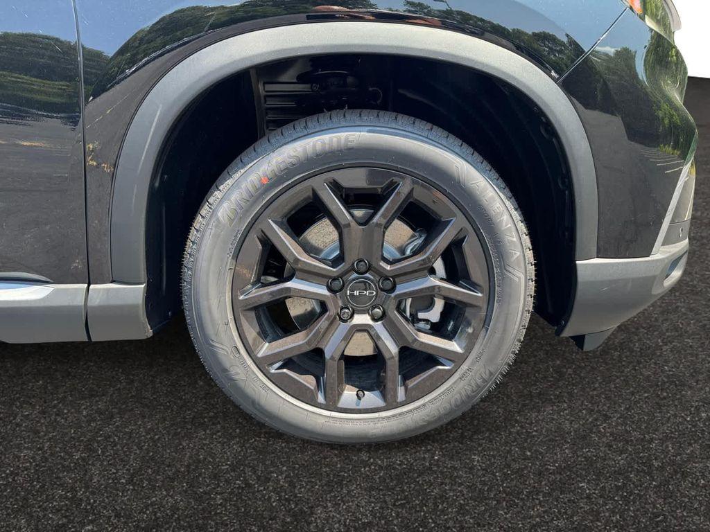 new 2025 Honda Pilot car, priced at $53,940