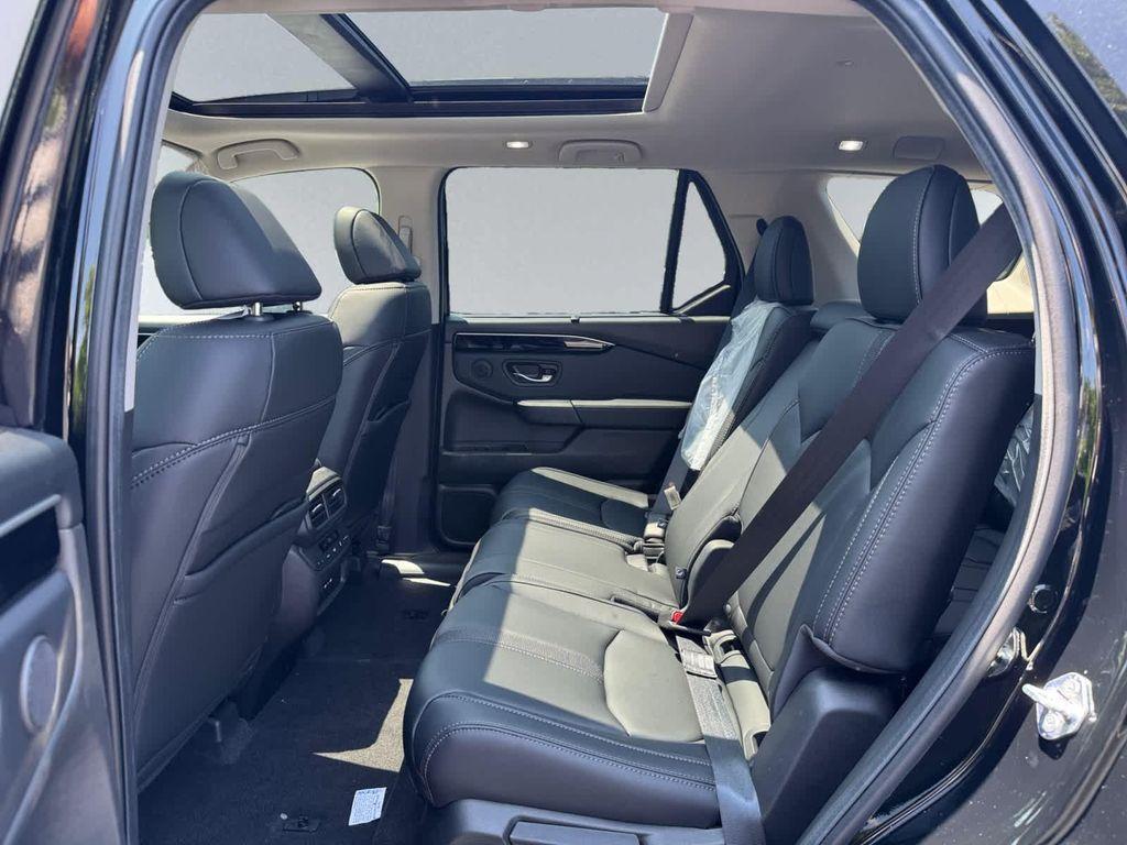new 2025 Honda Pilot car, priced at $53,940
