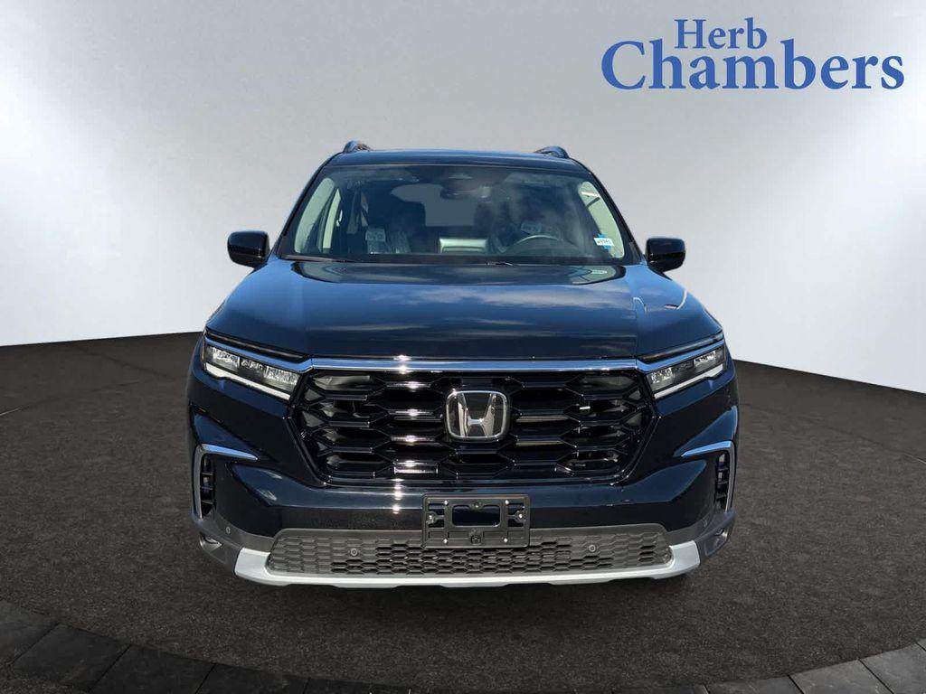 new 2025 Honda Pilot car, priced at $51,095