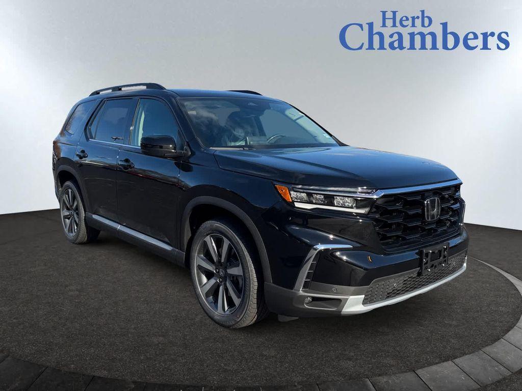new 2025 Honda Pilot car, priced at $51,095