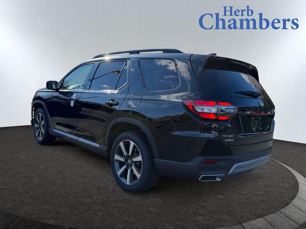 new 2025 Honda Pilot car, priced at $51,095