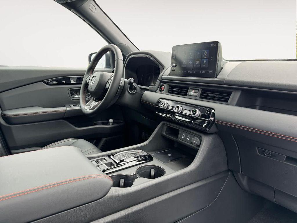 new 2025 Honda Pilot car, priced at $51,350