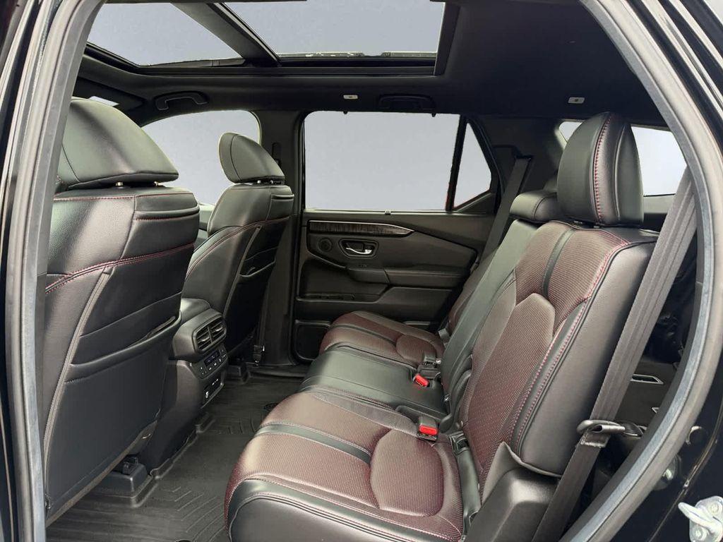 used 2025 Honda Pilot car, priced at $48,467