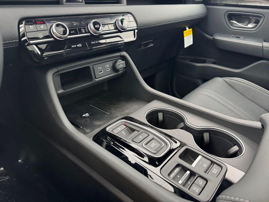 new 2025 Honda Pilot car, priced at $54,575