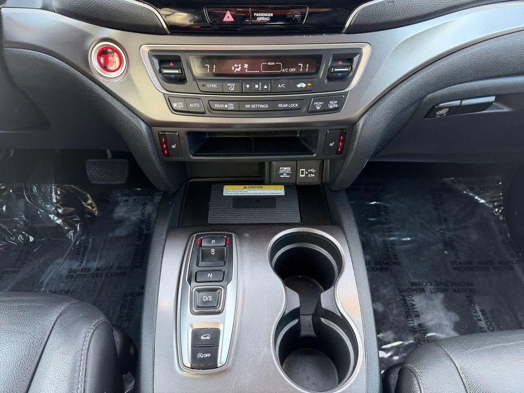 used 2022 Honda Pilot car, priced at $32,887