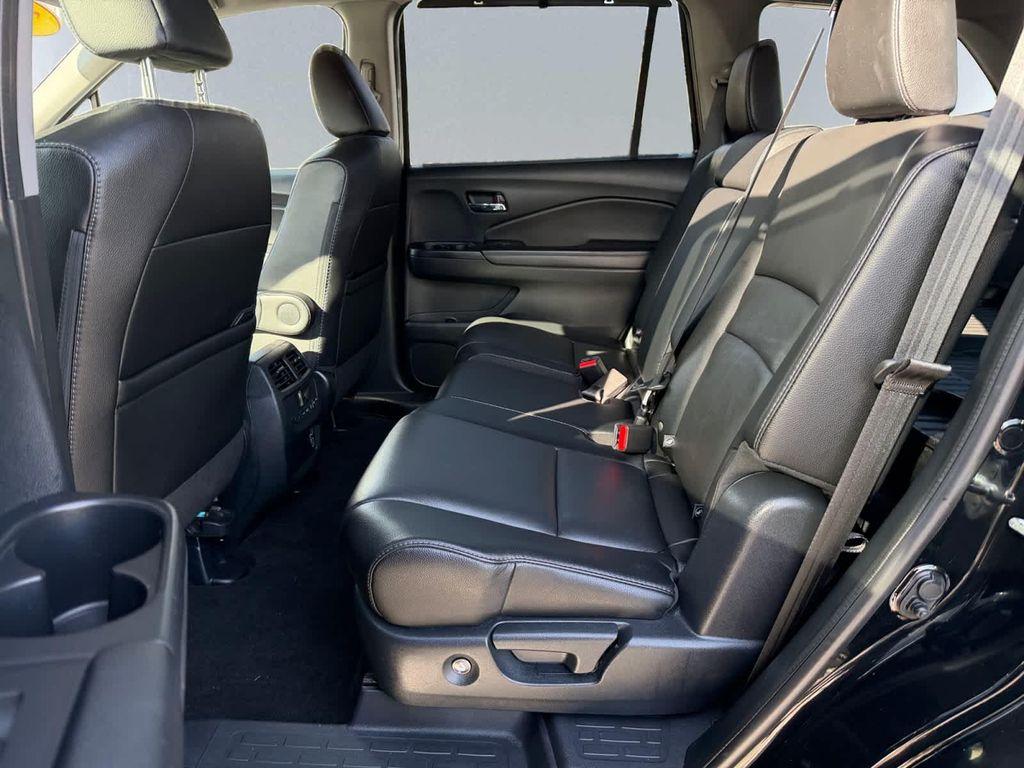 used 2022 Honda Pilot car, priced at $32,887