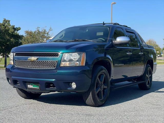 used 2007 Chevrolet Avalanche car, priced at $7,754