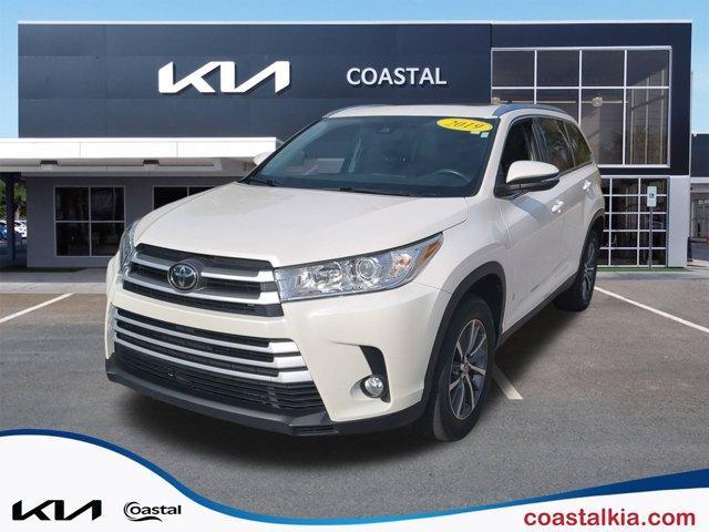 used 2019 Toyota Highlander car, priced at $29,577