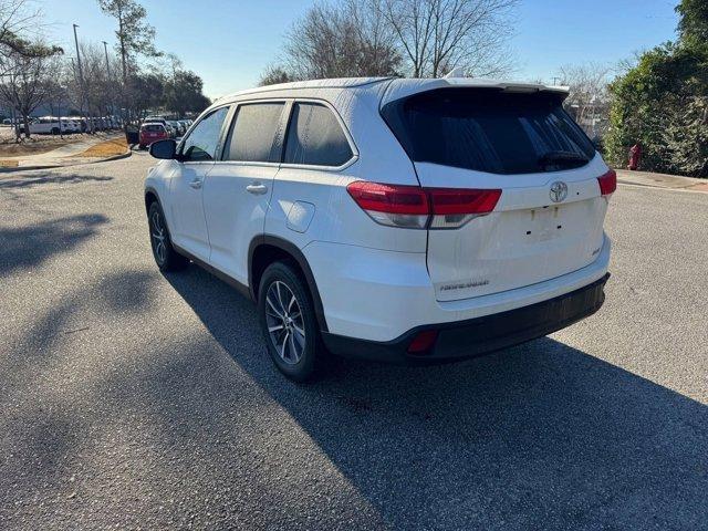 used 2019 Toyota Highlander car, priced at $29,977