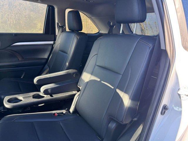 used 2019 Toyota Highlander car, priced at $29,977